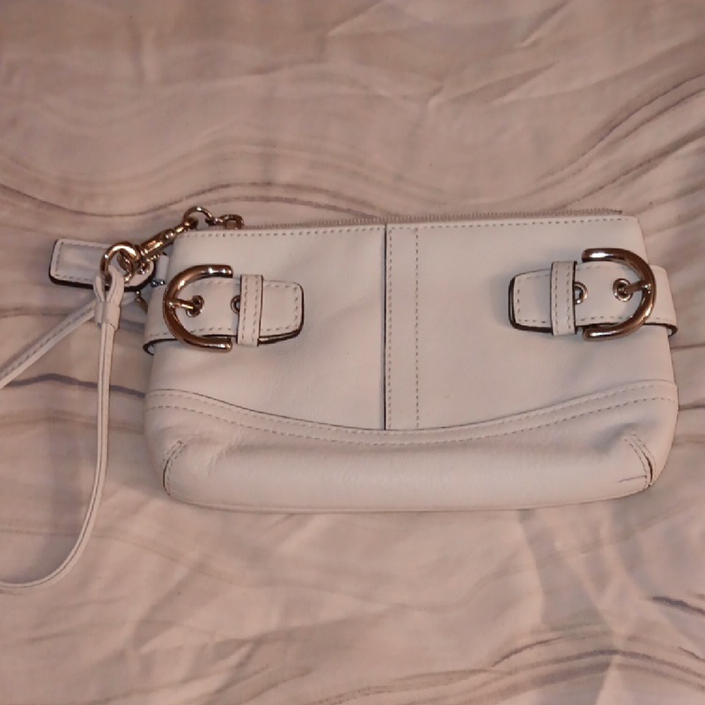 Elegant White Leather Clutch